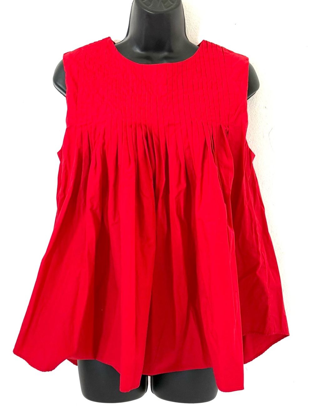 Kowtow Organic Cotton Sleeveless Red Pintuck Swing Blouse